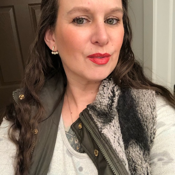 Reversible Green & Faux Fear Vest - Picture 2 of 10